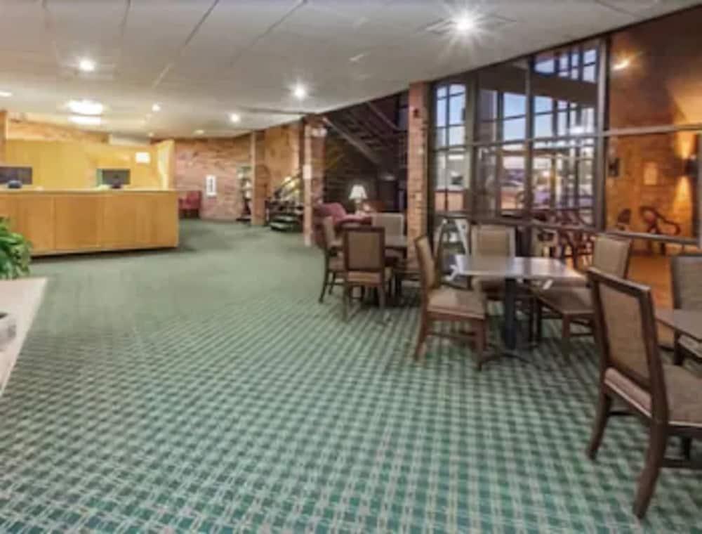 Clarion Pointe Bloomington-Normal Near I-55 And University Buitenkant foto